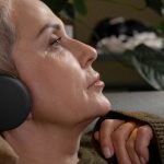 Musica per l’insonnia negli anziani